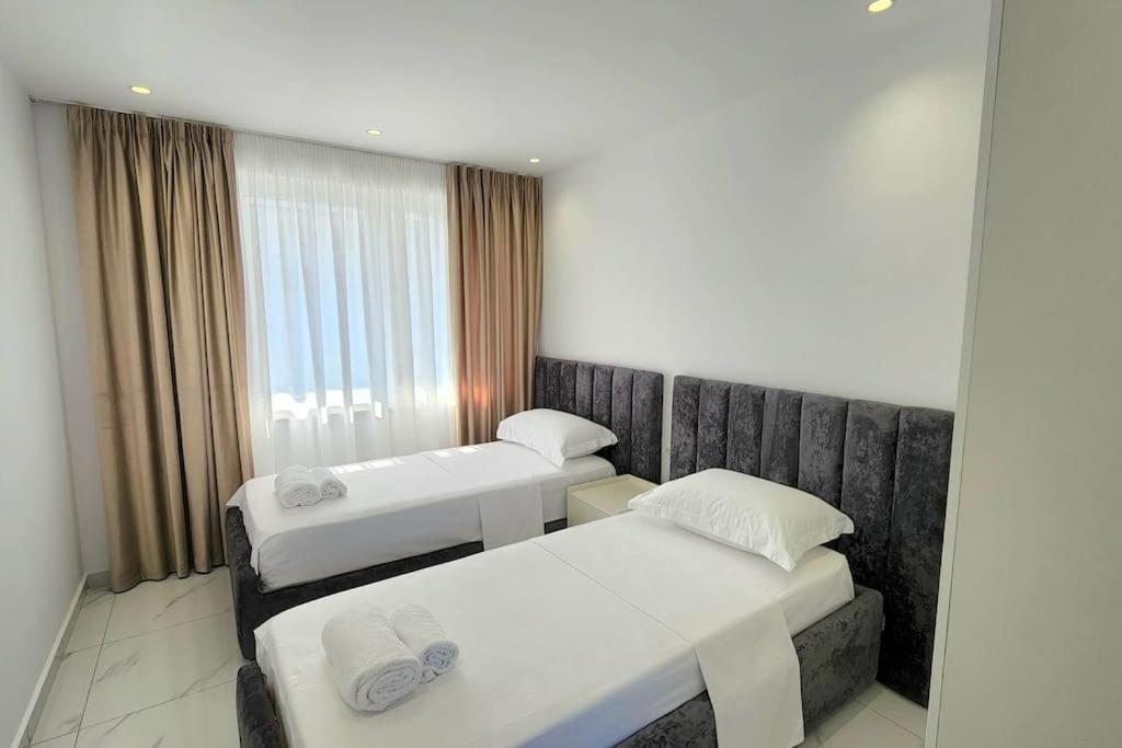 Tirana City Center Penthouse Oasis Esterno foto