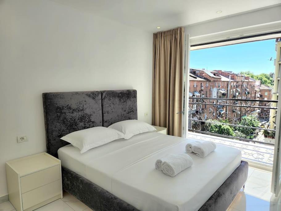 Tirana City Center Penthouse Oasis Esterno foto