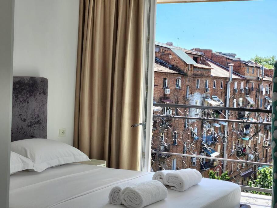 Tirana City Center Penthouse Oasis Esterno foto