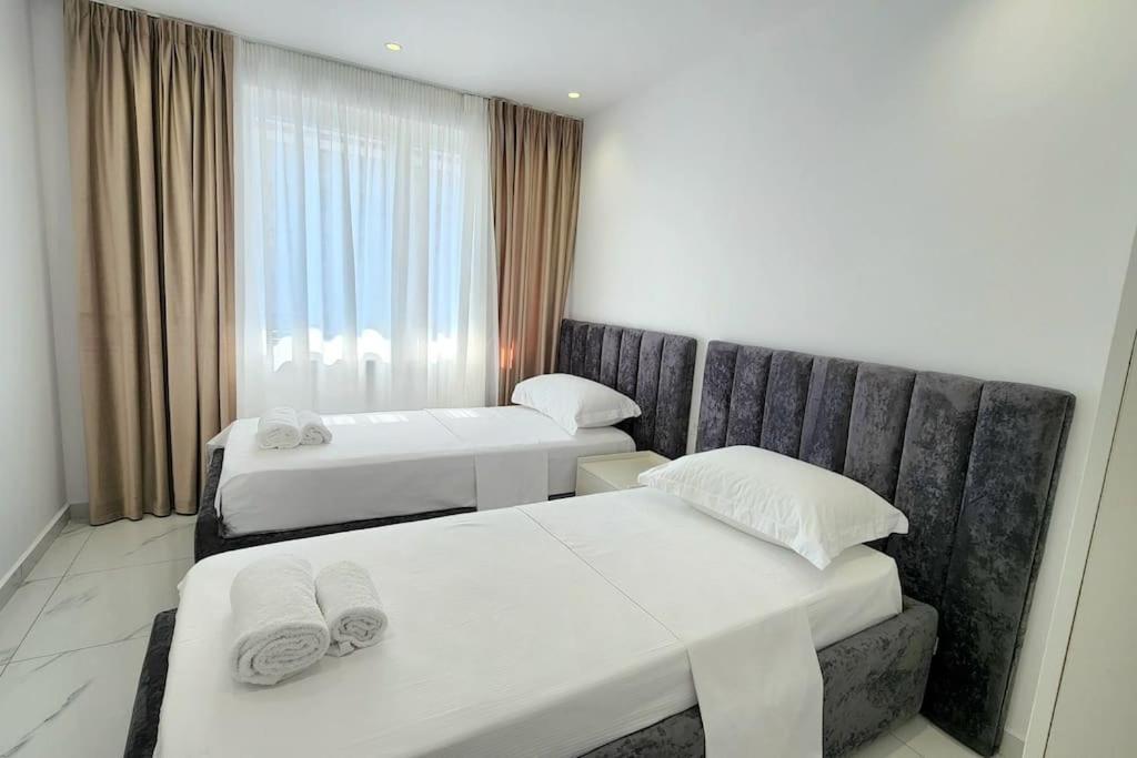 Tirana City Center Penthouse Oasis Esterno foto