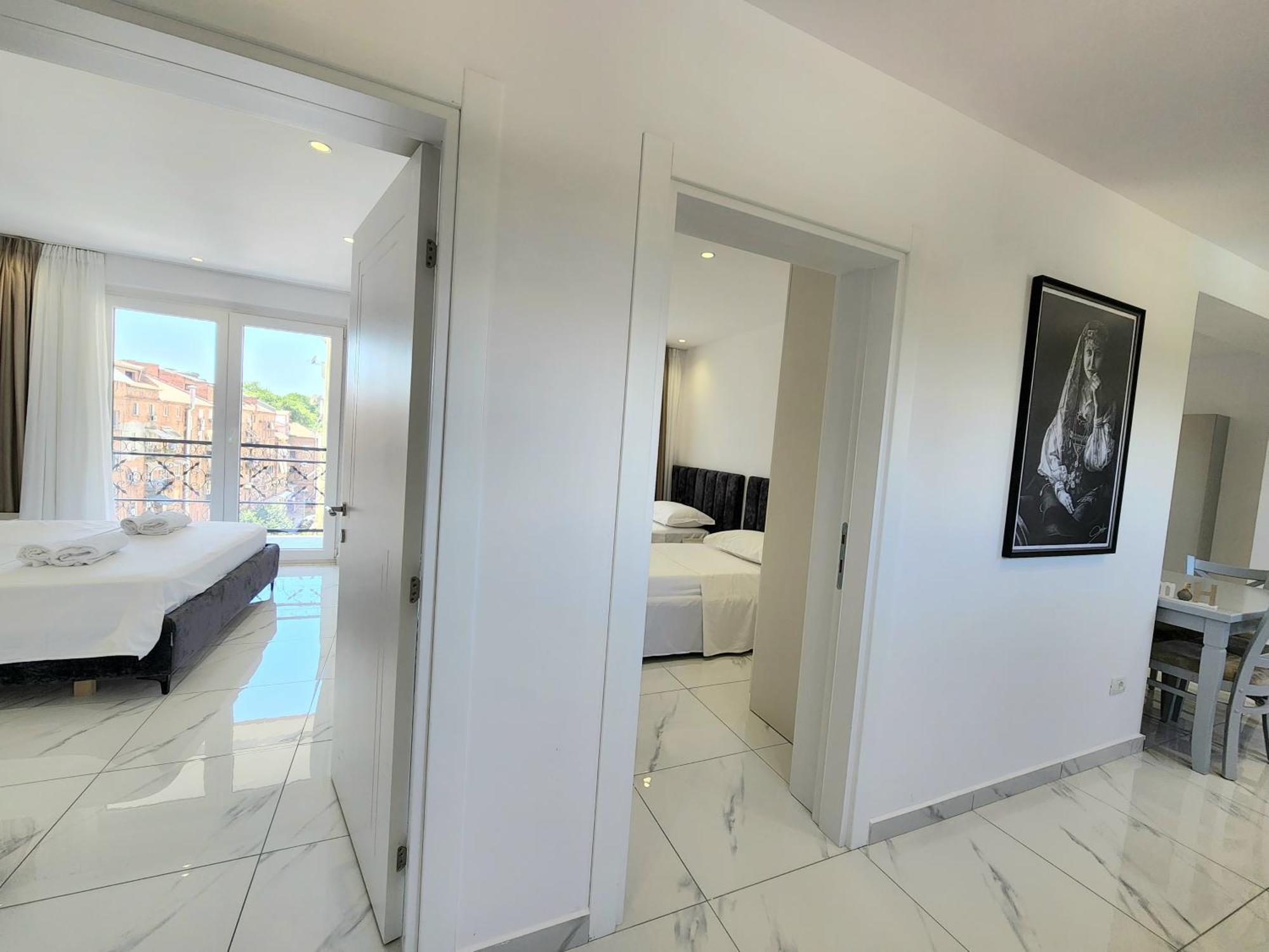 Tirana City Center Penthouse Oasis Esterno foto