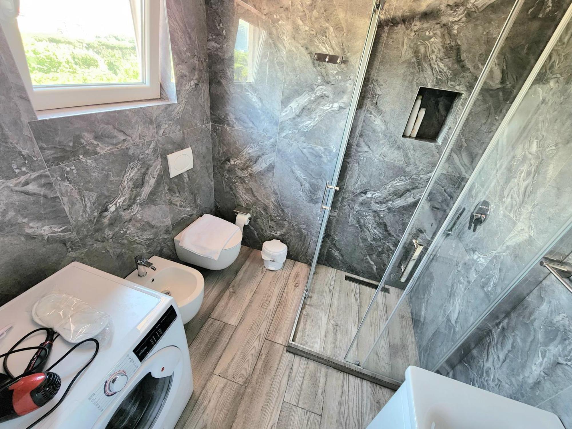 Tirana City Center Penthouse Oasis Esterno foto
