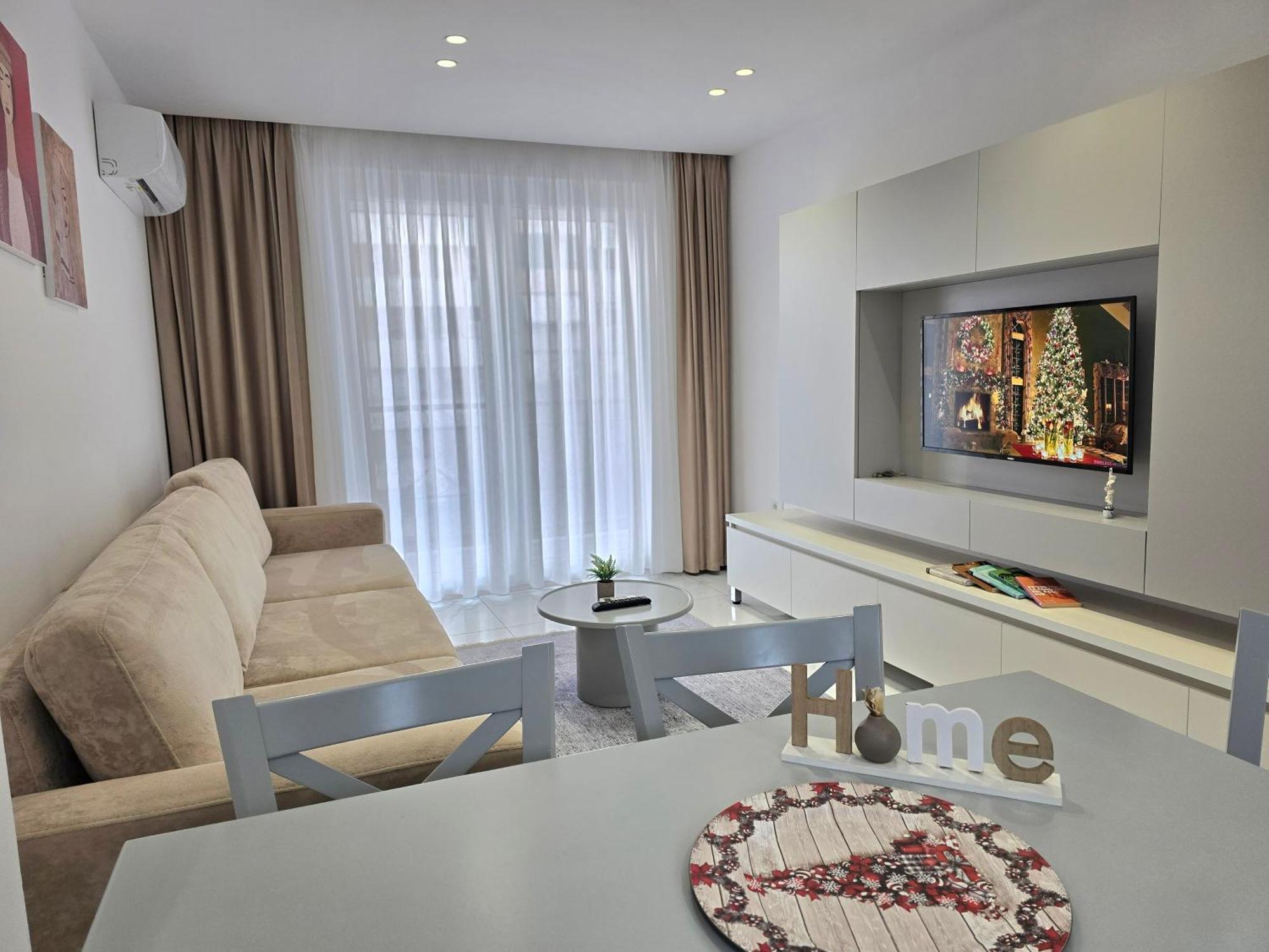 Tirana City Center Penthouse Oasis Esterno foto